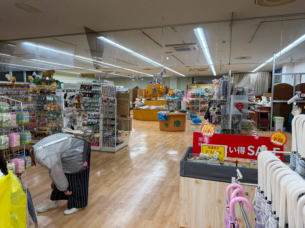 富士サファリパーク サファリショップ店内の様子