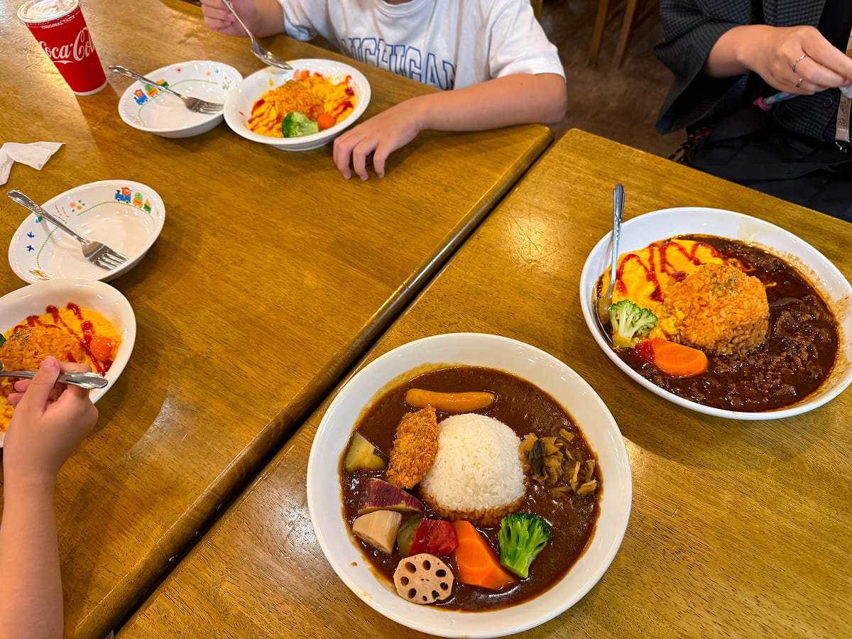 富士サファリパーク 我が家はサファリレストランで食事