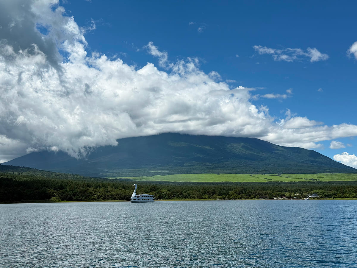 カババス 山中湖から見る富士山