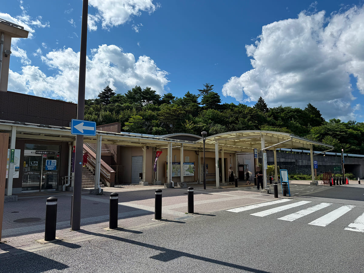 道の駅すばしり 屋外トイレは画像の右奥