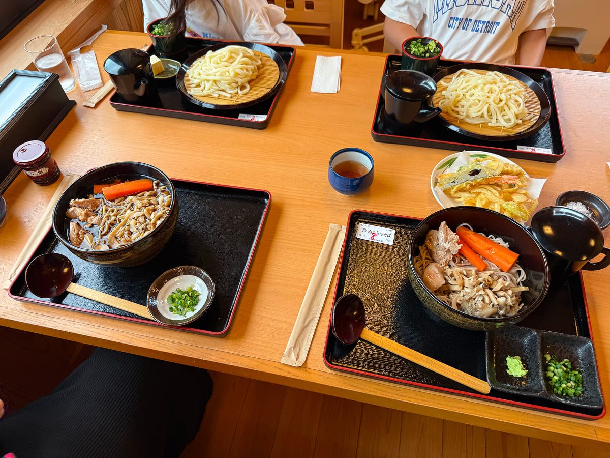 たくみの郷 みくりやそば（温・冷）