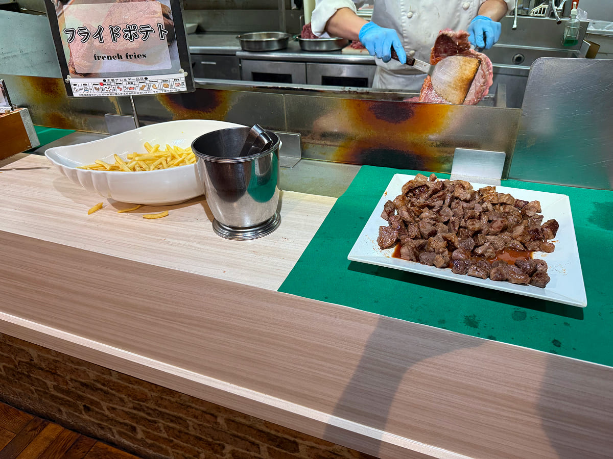 御殿場高原時之栖 バイキングレストラン「麦畑」のライブキッチン