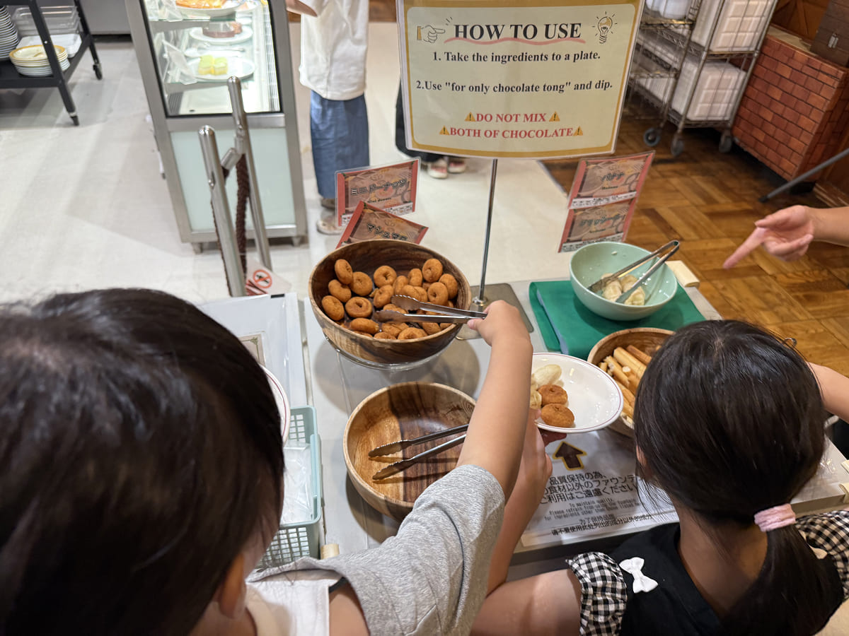 御殿場高原時之栖 バイキングレストラン「麦畑」のデザートコーナー