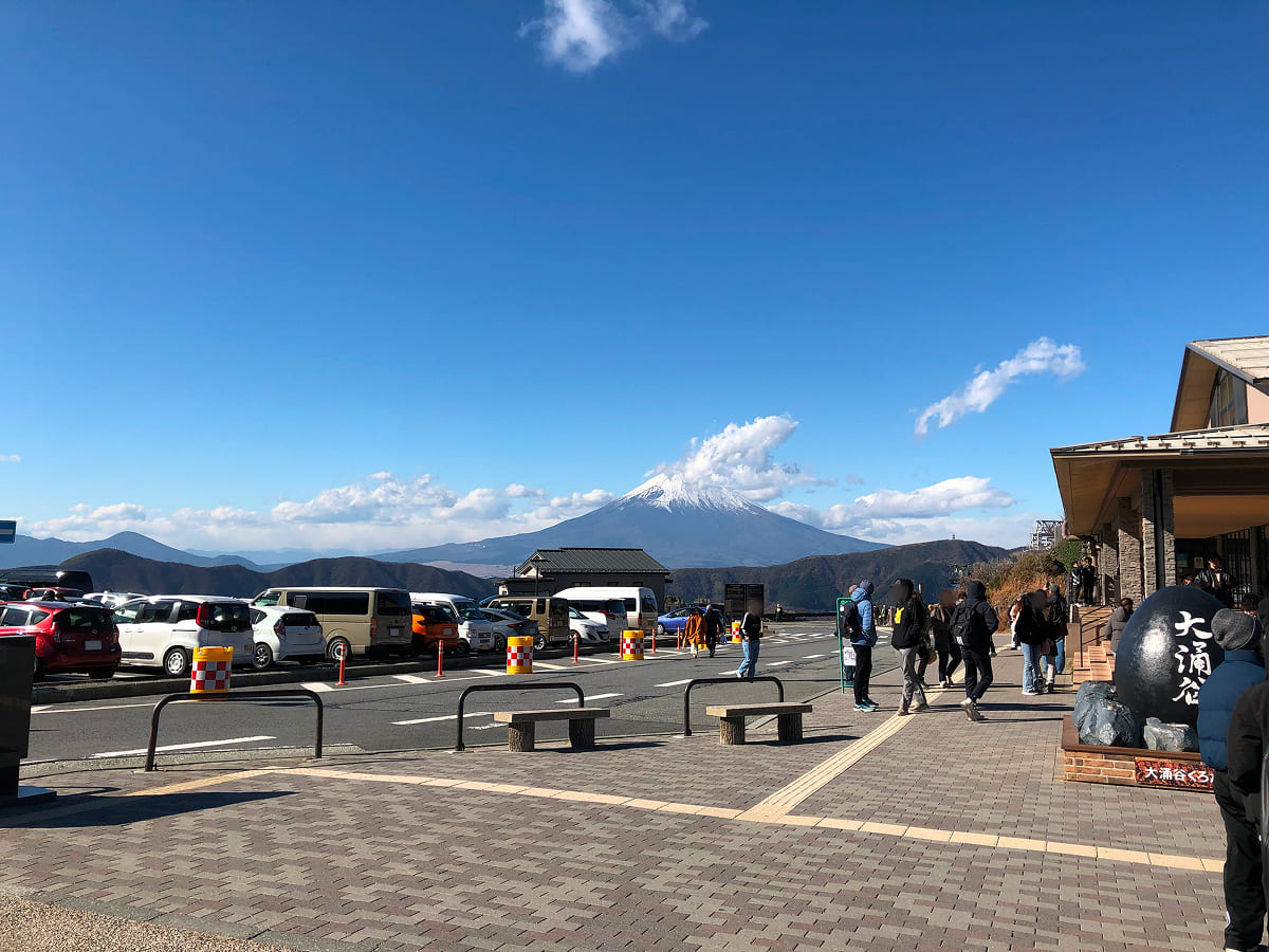 箱根ロープウェイ 大涌谷は風も強くてけっこう寒い